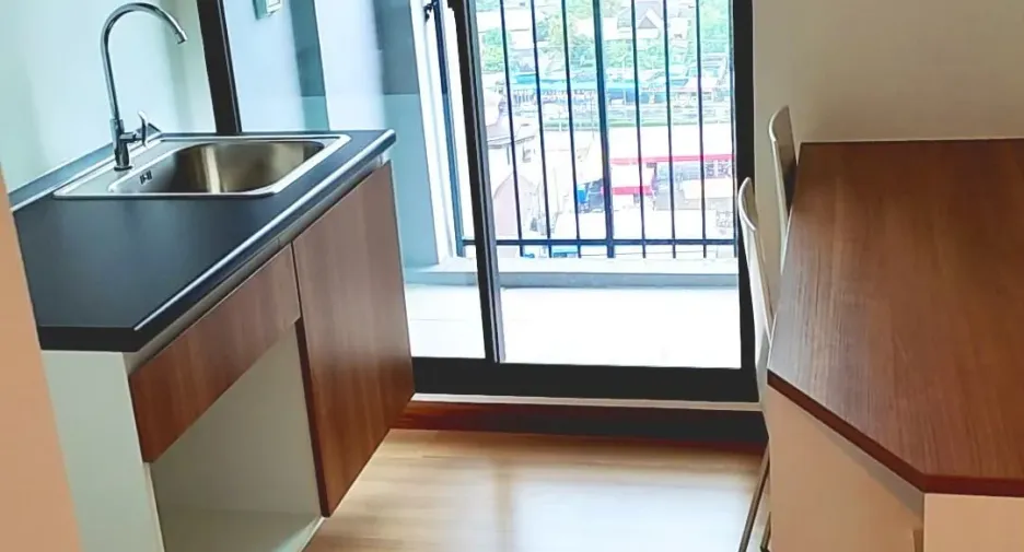 Wohnung zur Miete mit 1 Zimmer in Bang Bon, Bangkok