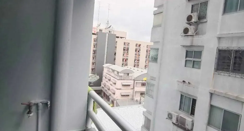 À vendre et à louer studio condo à Prawet, Bangkok