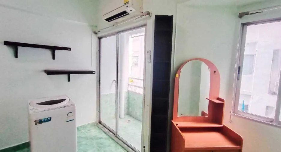 À vendre et à louer studio condo à Prawet, Bangkok
