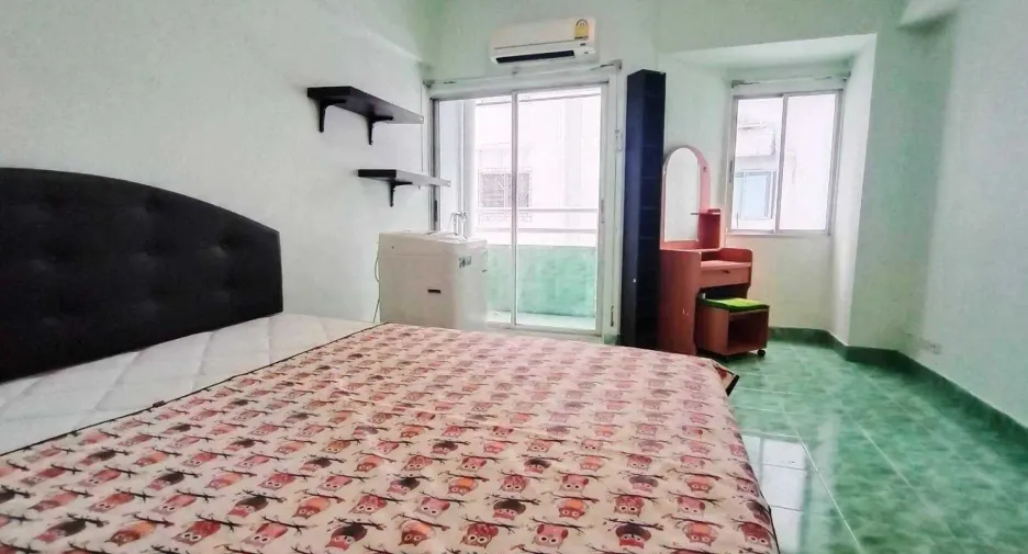 À vendre et à louer studio condo à Prawet, Bangkok
