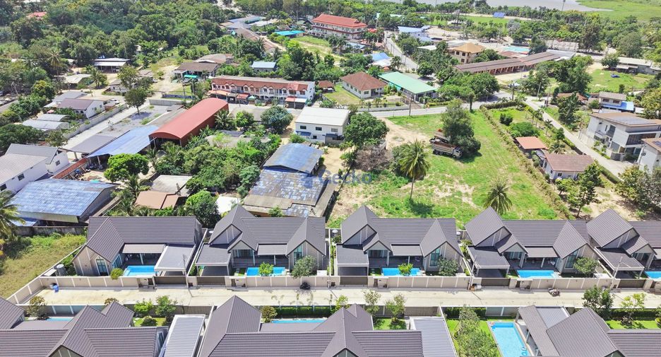 Haus zum Kauf mit 4 Zimmer in Bang Lamung, Chonburi