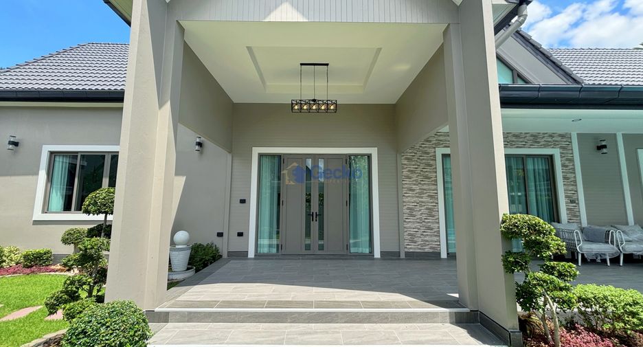 Haus zum Kauf mit 4 Zimmer in Bang Lamung, Chonburi