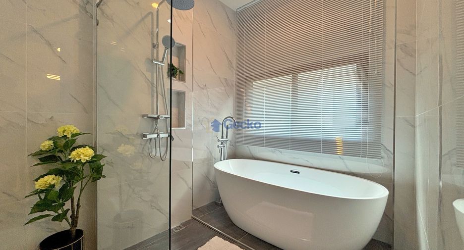 Haus zum Kauf mit 4 Zimmer in Bang Lamung, Chonburi