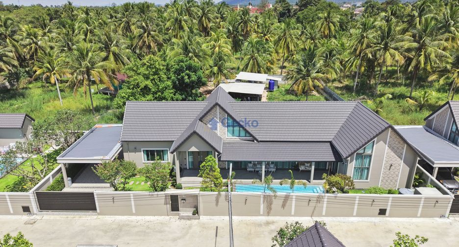 Haus zum Kauf mit 4 Zimmer in Bang Lamung, Chonburi