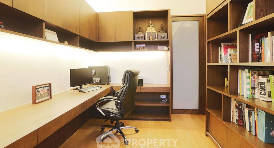 Condo en alquiler de 3 habitaciones en Sathon, Bangkok