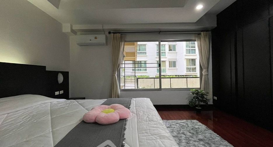 For rent 3 bedrooms apartment in Watthana, Bangkok