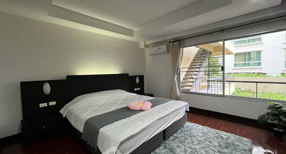 For rent 3 bedrooms apartment in Watthana, Bangkok