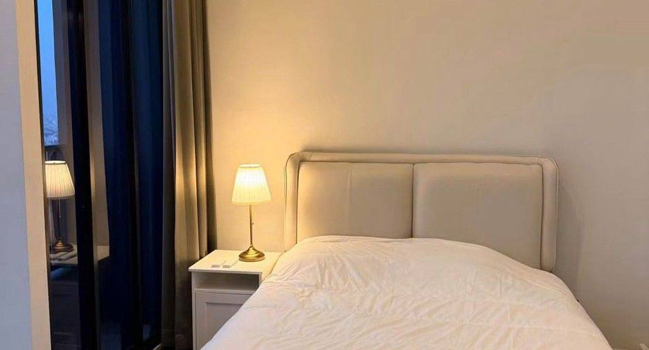 For rent 2 bedrooms condo in Bang Rak, Bangkok