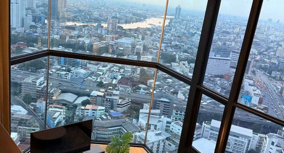 For rent 2 bedrooms condo in Bang Rak, Bangkok