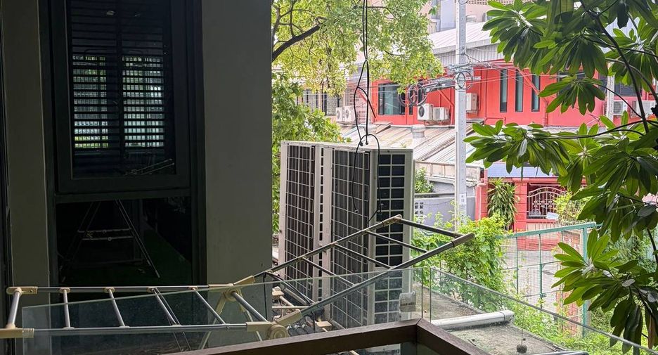 Condo en alquiler de 2 habitaciones en Khlong Toei, Bangkok