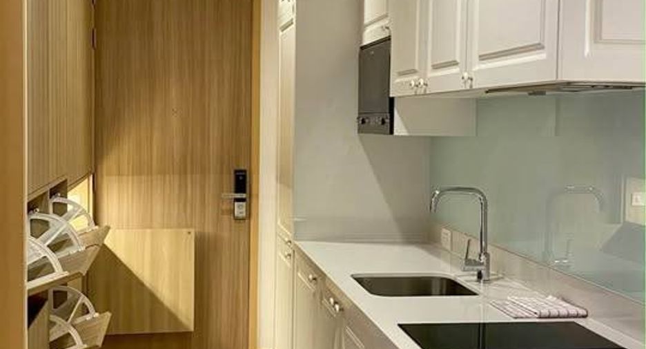 Condo en alquiler de 3 habitaciones en Watthana, Bangkok