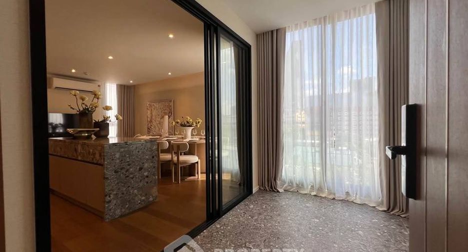For rent 2 bedrooms condo in Khlong Toei, Bangkok