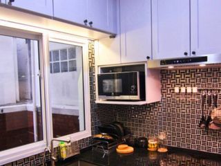 For rent 4 bedrooms townhouse in Phra Khanong, Bangkok