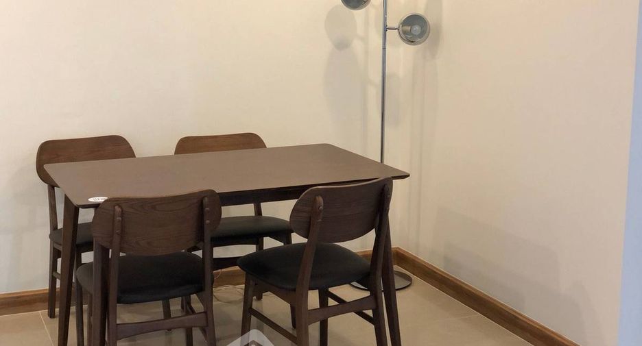 For rent 2 bedrooms condo in Huai Khwang, Bangkok