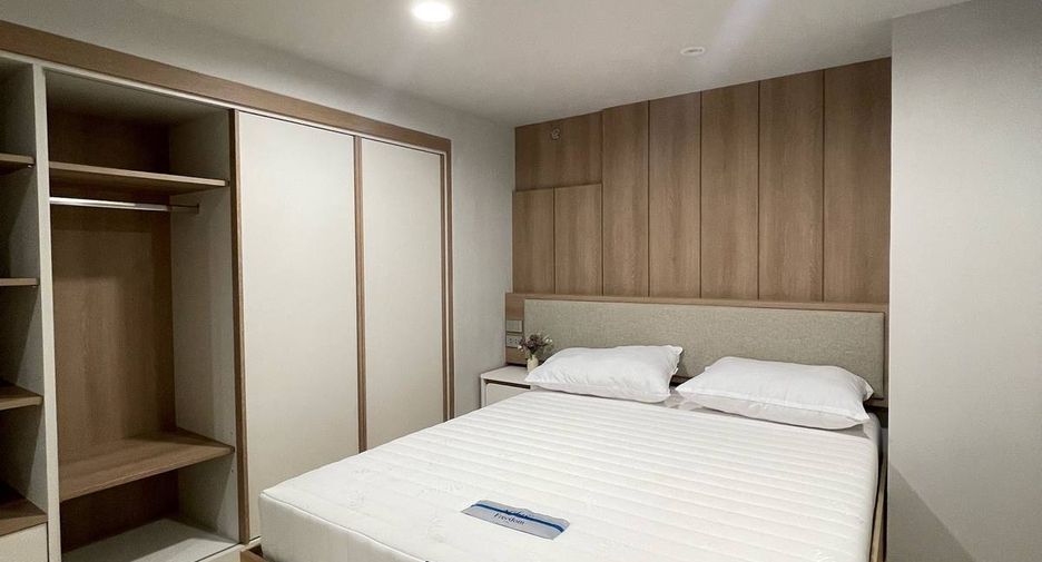 Wohnung zur Miete mit 1 Zimmer in Bang Rak, Bangkok