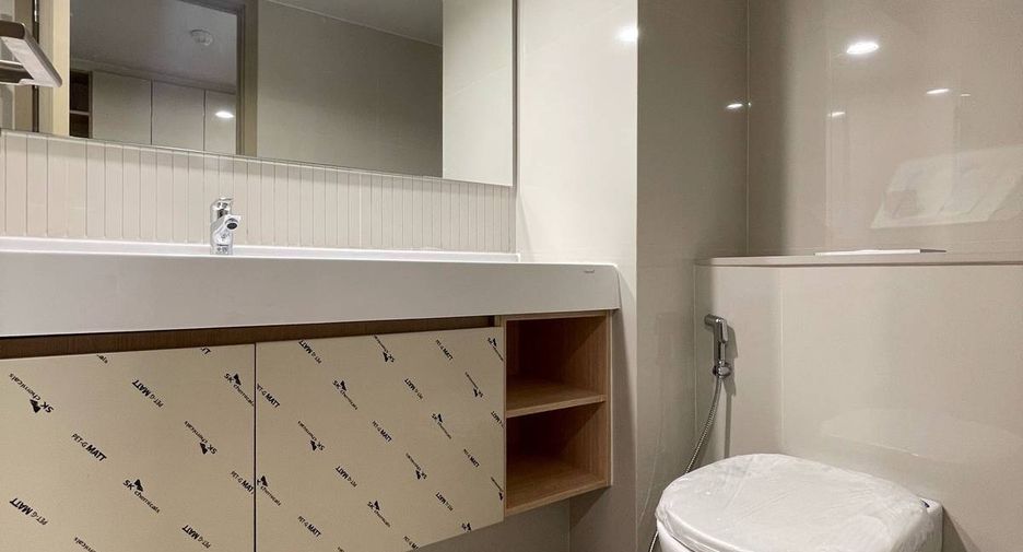 Wohnung zur Miete mit 1 Zimmer in Bang Rak, Bangkok