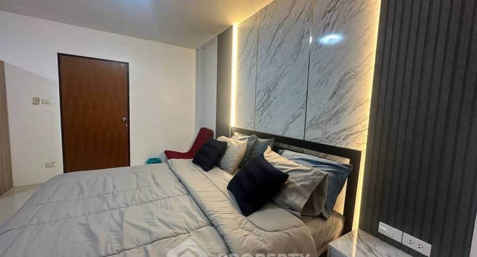 For rent 3 bedrooms townhouse in Bang Lamung, Chonburi