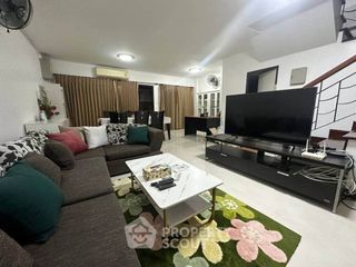 For rent 3 bedrooms townhouse in Bang Lamung, Chonburi