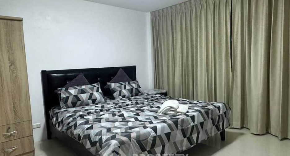 For rent 3 bedrooms townhouse in Bang Lamung, Chonburi