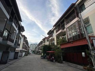 For rent 3 bedrooms townhouse in Bang Lamung, Chonburi