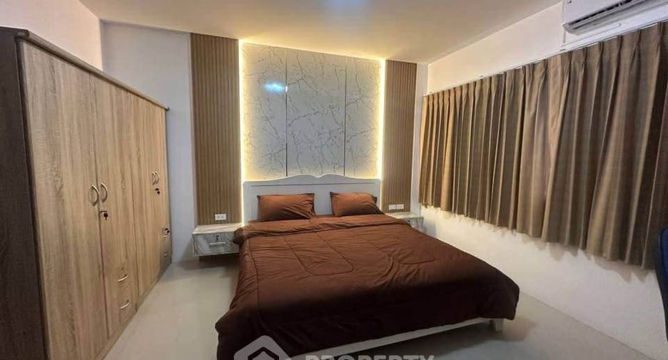 For rent 3 bedrooms townhouse in Bang Lamung, Chonburi