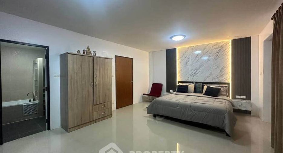 For rent 3 bedrooms townhouse in Bang Lamung, Chonburi
