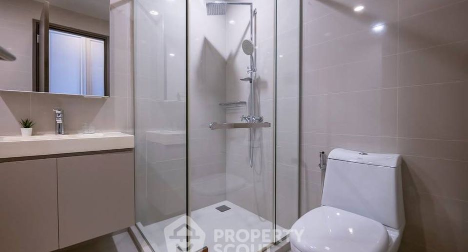 For rent 2 bedrooms condo in Pathum Wan, Bangkok