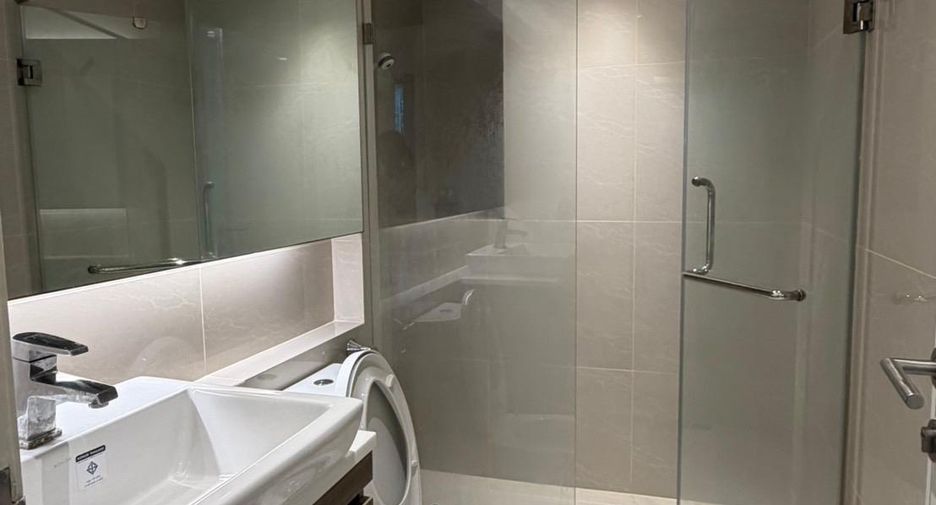 For sale 1 bed condo in Khlong Toei, Bangkok