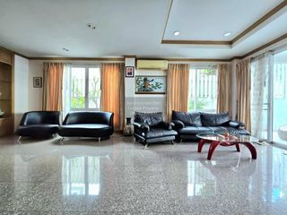 For rent 5 bedrooms townhouse in Bang Kho Laem, Bangkok