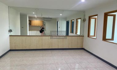 Wohnung zur Miete mit 2 Zimmer in Yan Nawa, Bangkok