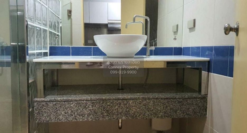 Wohnung zur Miete mit 1 Zimmer in Bang Rak, Bangkok