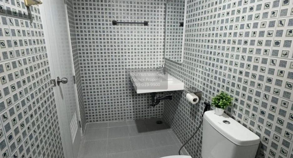 For rent 3 bedrooms condo in Huai Khwang, Bangkok