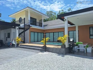 Villa en venta de 4 habitaciones en Bang Lamung, Chonburi