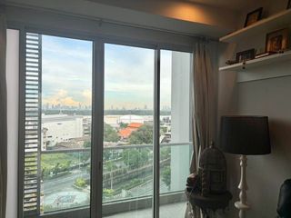 À vendre 2 chambres condo à Yan Nawa, Bangkok