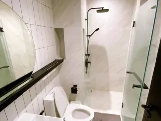 Wohnung zur Miete mit Studio in Khlong San, Bangkok