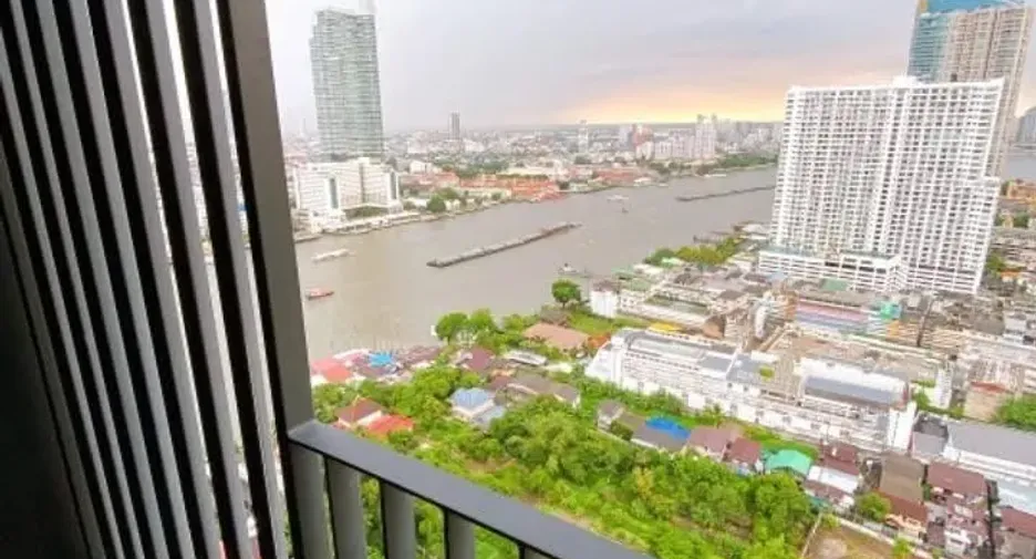 Wohnung zur Miete mit Studio in Khlong San, Bangkok
