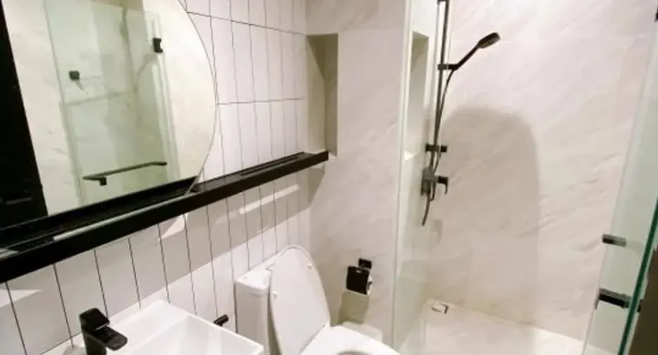 Wohnung zur Miete mit Studio in Khlong San, Bangkok