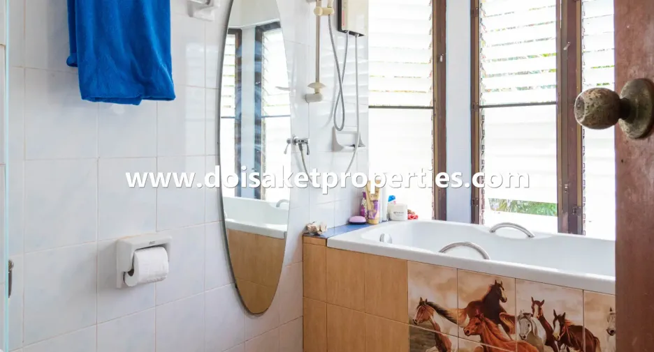 Haus zum Kauf mit 5 Zimmer in Doi Saket, Chiang Mai