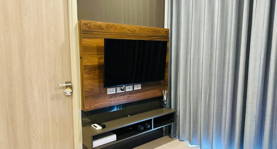 For rent 1 bed condo in Huai Khwang, Bangkok
