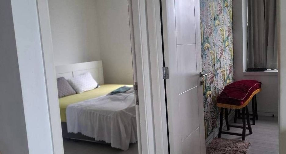 For rent 2 bedrooms condo in Huai Khwang, Bangkok