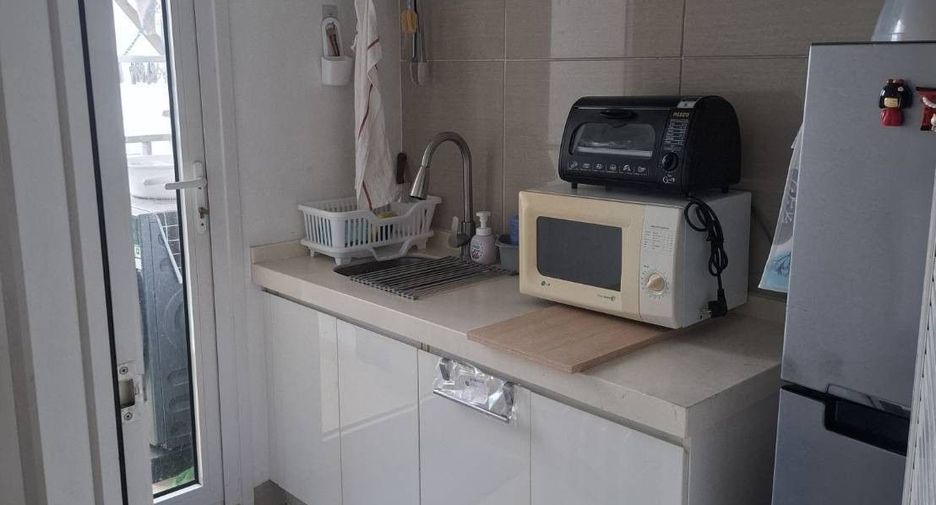 For rent 2 bedrooms condo in Huai Khwang, Bangkok