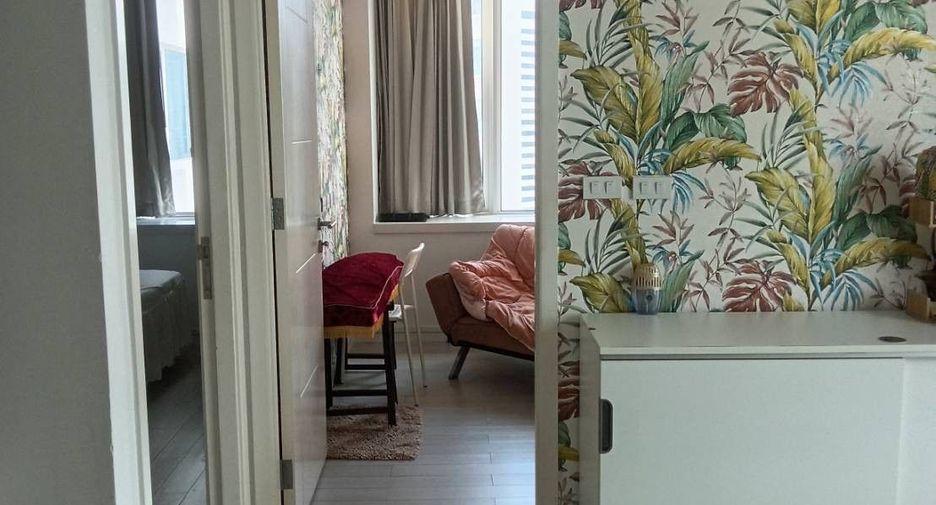 For rent 2 bedrooms condo in Huai Khwang, Bangkok