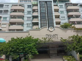 For sale 2 bedrooms condo in Wang Thonglang, Bangkok