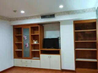 For sale 2 bedrooms condo in Wang Thonglang, Bangkok