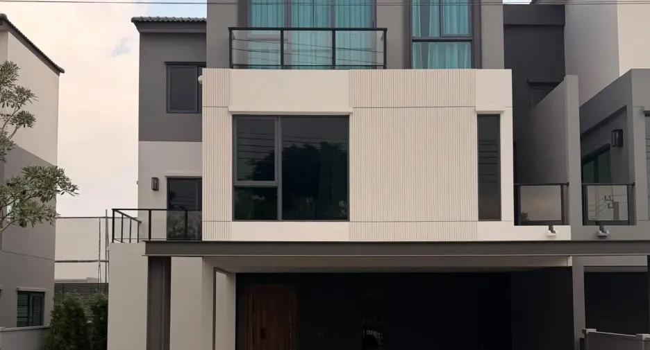 For rent 4 bedrooms house in Bang Phli, Samut Prakan