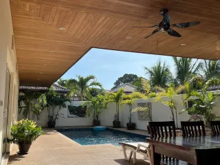 For rent 2 bedrooms villa in Mueang Phuket, Phuket