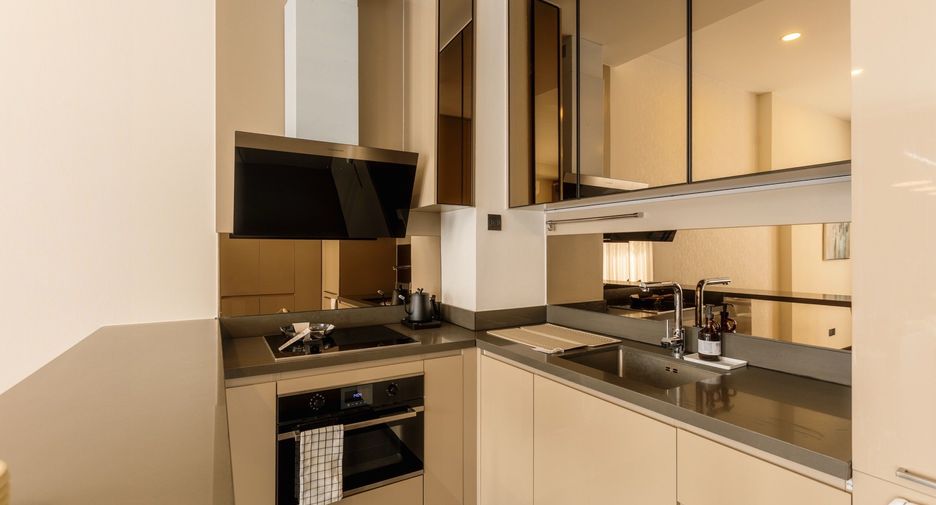 For rent 2 bedrooms condo in Watthana, Bangkok