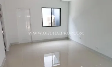 À vendre 3 chambres maison de ville à Bang Yai, Nonthaburi