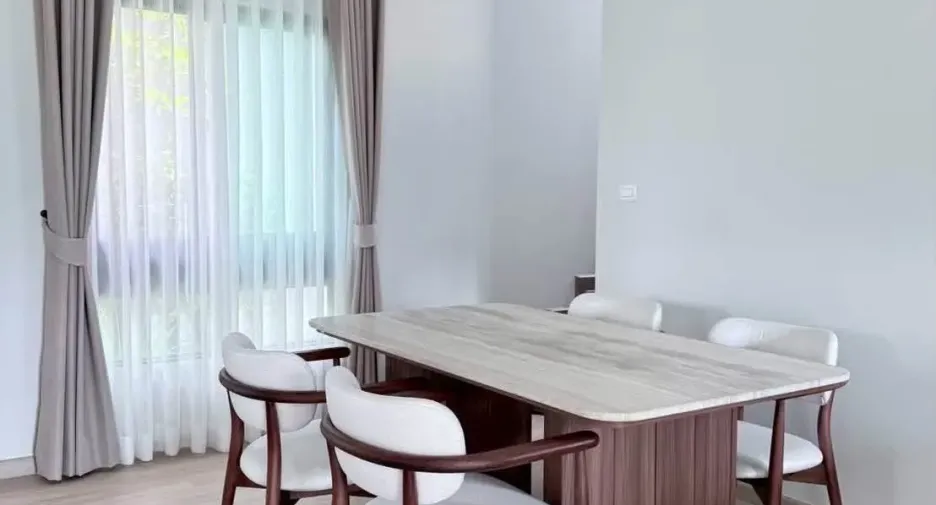 Casa en alquiler de 3 habitaciones en Lat Krabang, Bangkok