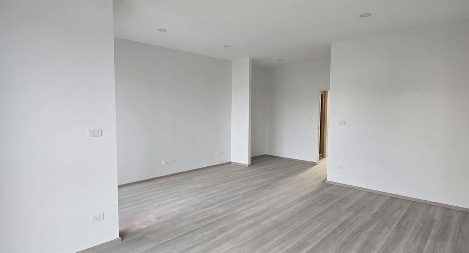 For rent 3 bedrooms retail Space in Thalang, Phuket